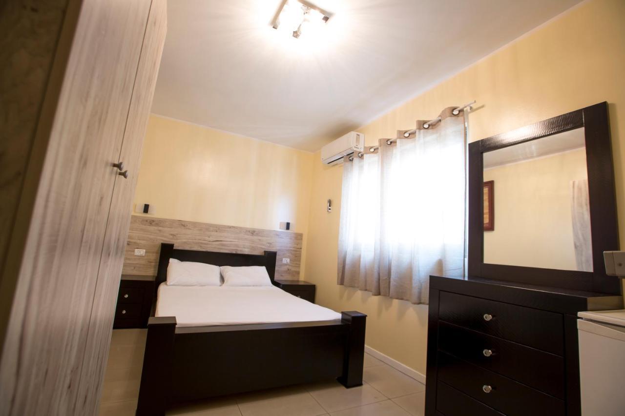 Central Laguardia Hotel Tel Aviv Dış mekan fotoğraf